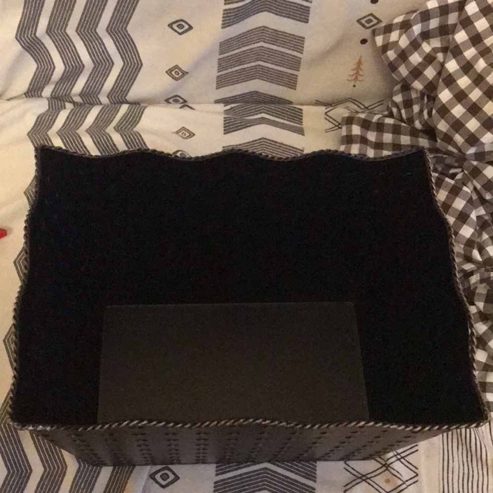 Rustic storage bin - Picture 3 of 5